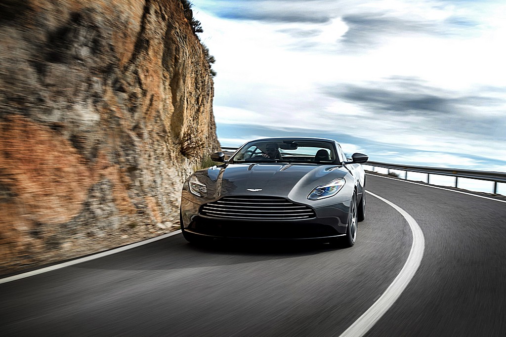 Aston Martin DB11 Davanti Dinamica