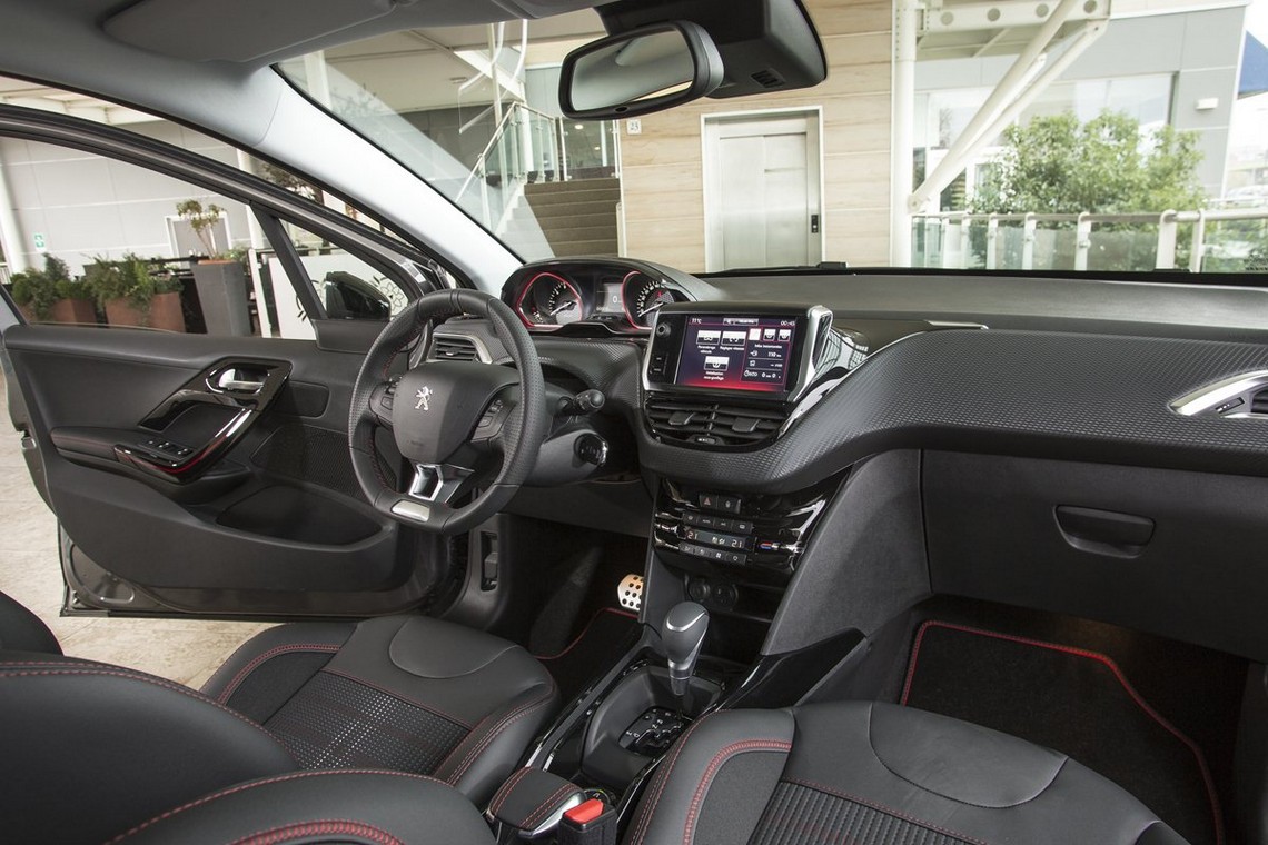 Peugeot SUV 2008 Black Matt 9