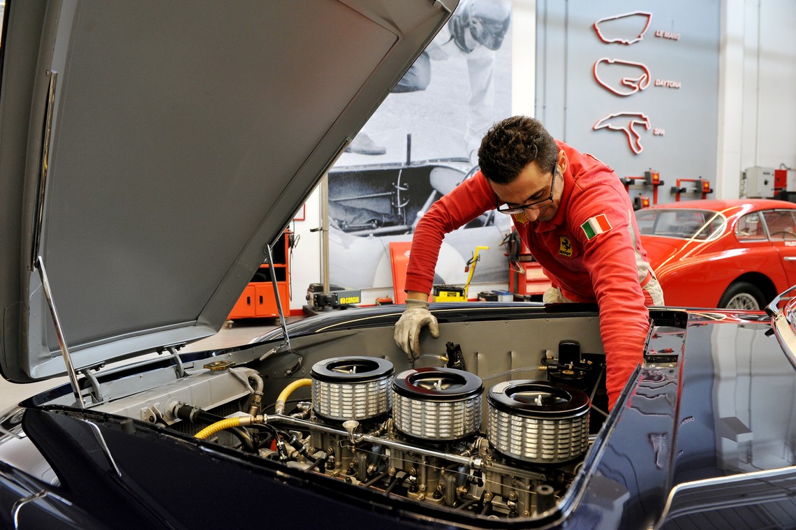 Ferrari 225E Ispezione Motore