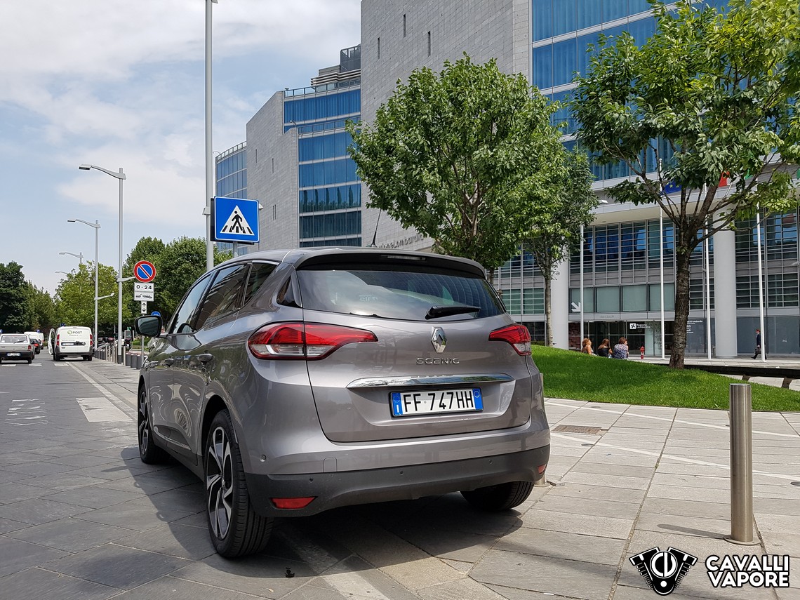 Renault Scenic Tre Quarti Posteriore