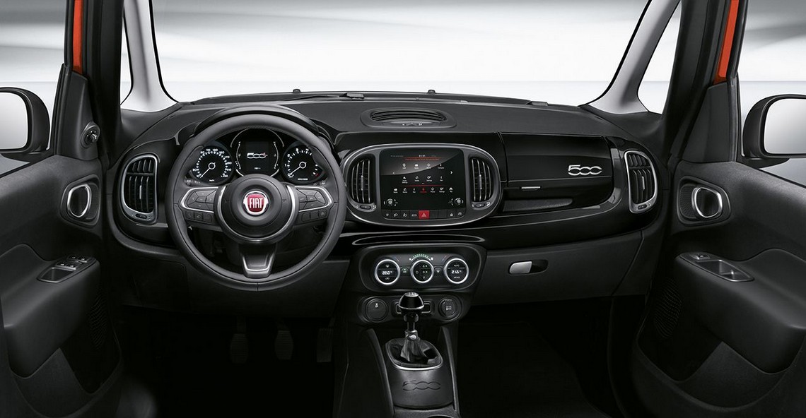 Fiat 500L City Cross Cockpit
