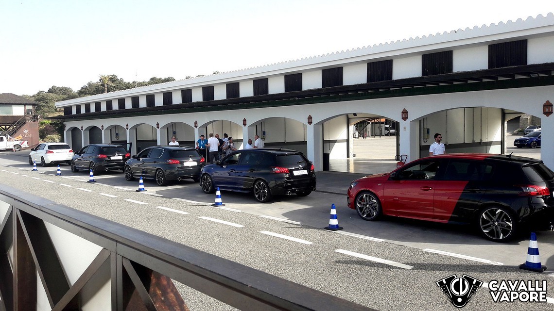 Peugeot 308 GTi in pista