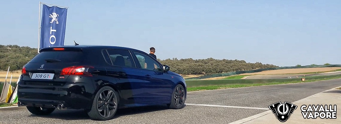 Peugeot 308 Gti in pista