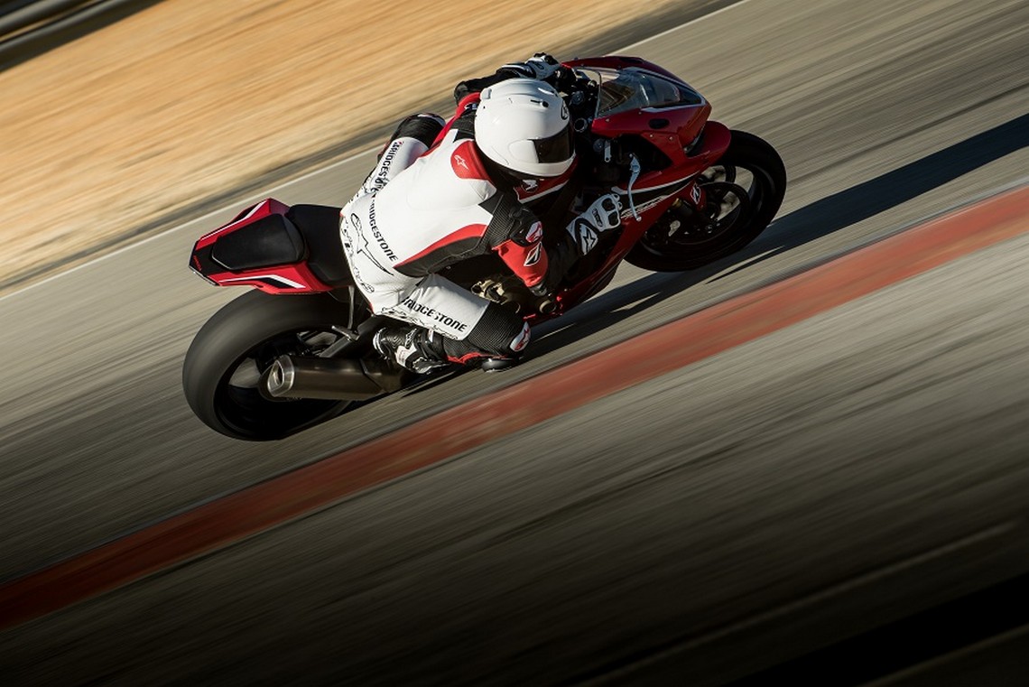Bridgestone Battlax Racing R11