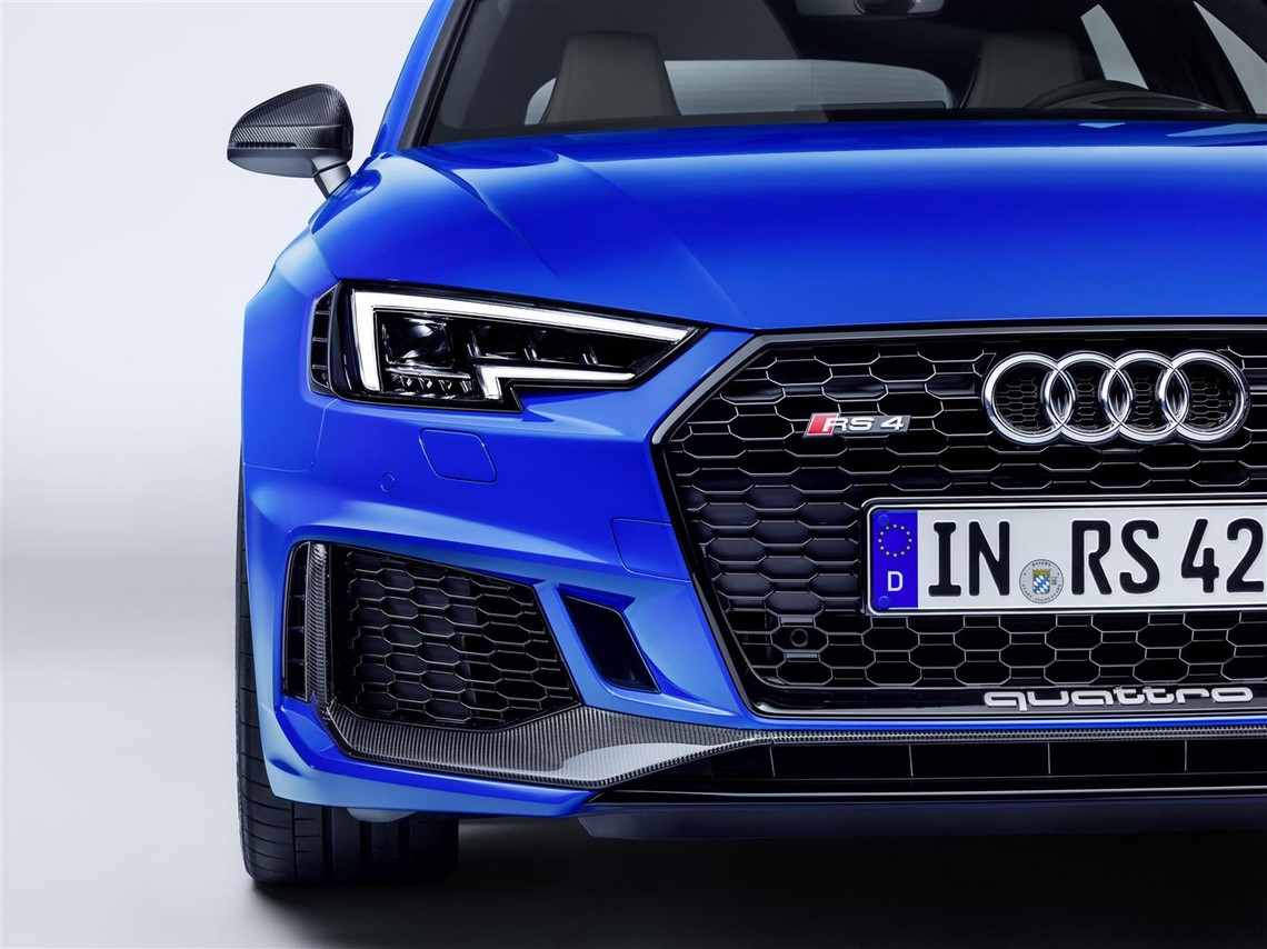 Audi RS4 Avant LED