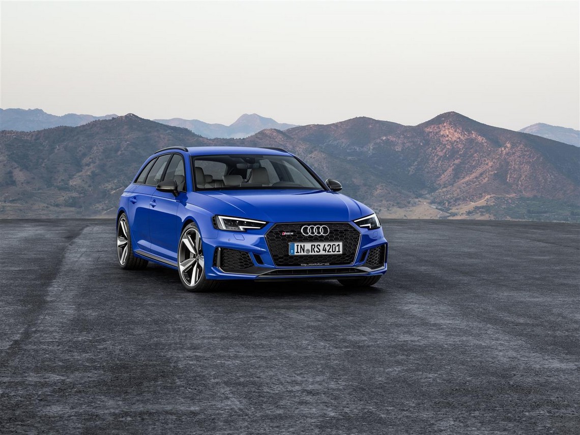 Audi RS4 Avant Davanti