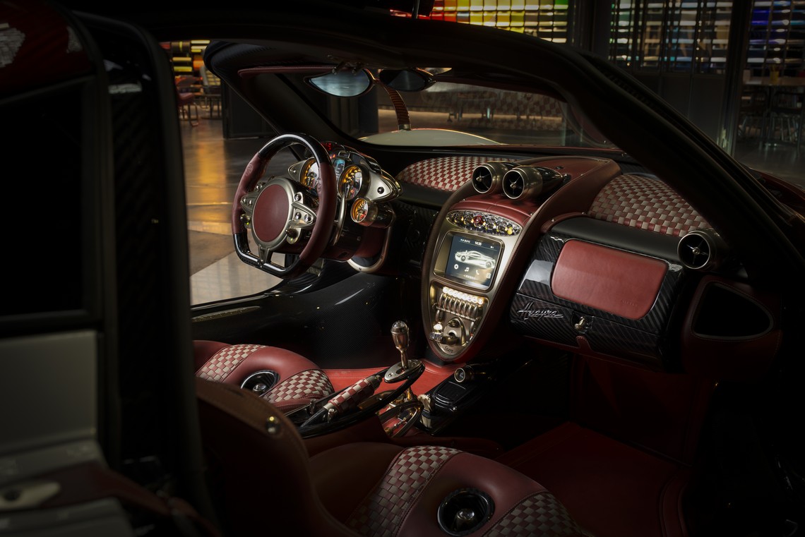 Pagani Huayra Lampo Interni