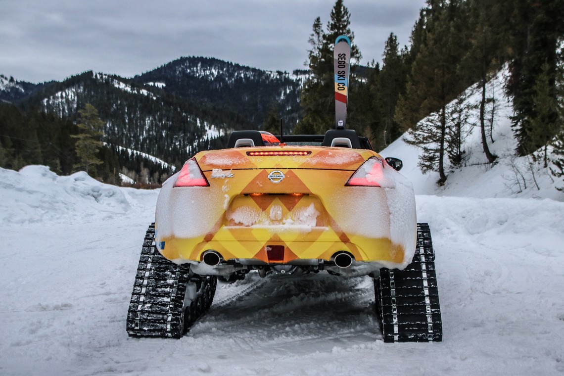 Nissan 370ZKi Dietro