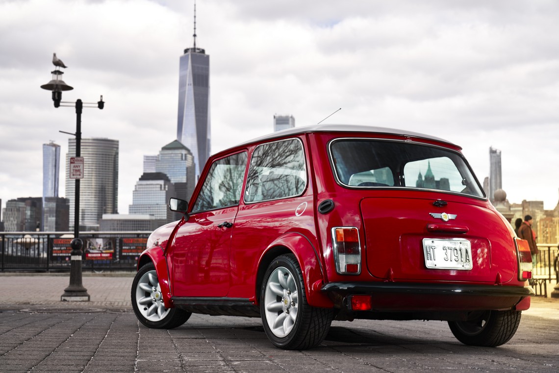 Mini Classica Elettrica Tre Quarti Posteriore