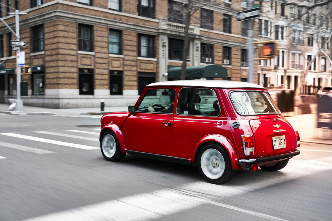 Mini Classica Elettrica Tre Quarti Posteriore Dinamica