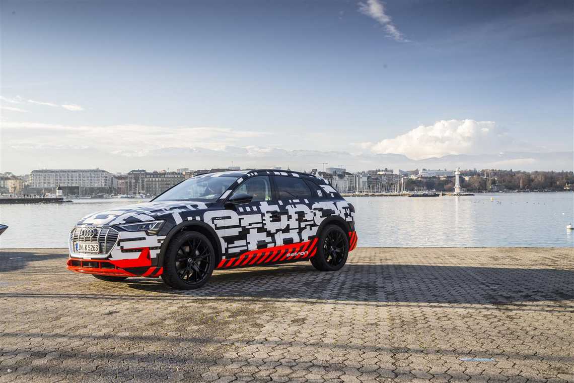 Audi e-tron Tre Quarti