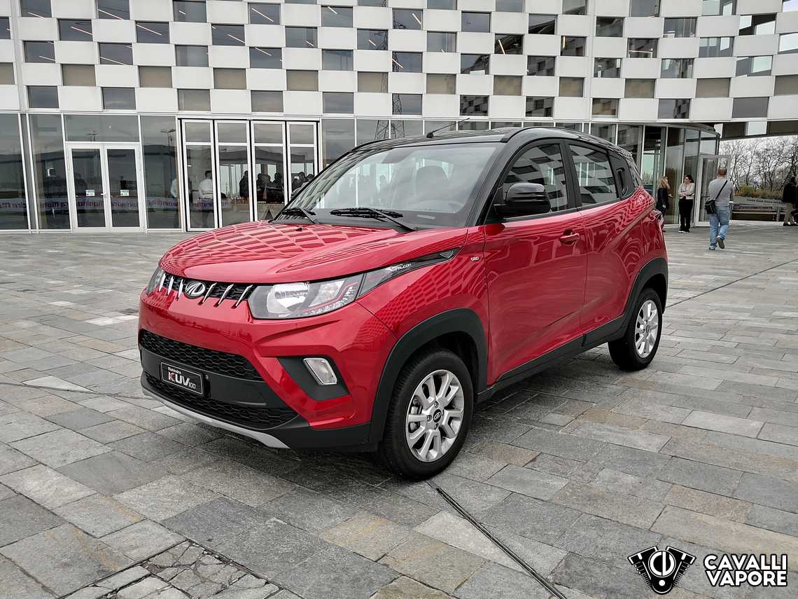 Mahindra KUV 100 Tre Quarti