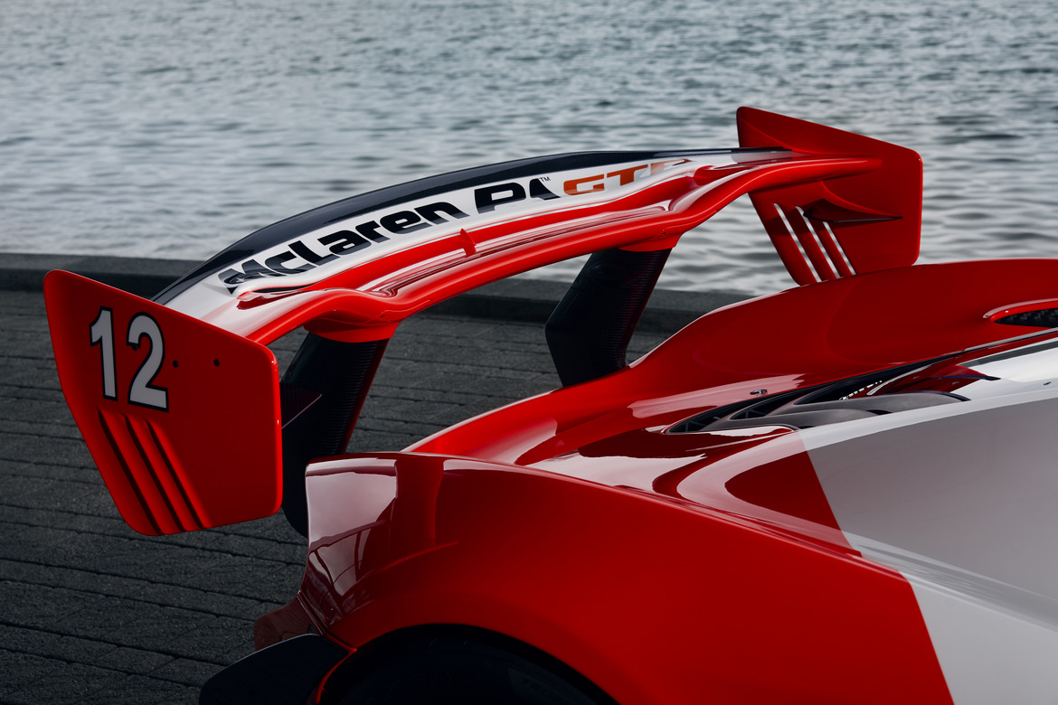 McLaren P1 GTR Ayrton Senna Ala Posteriore