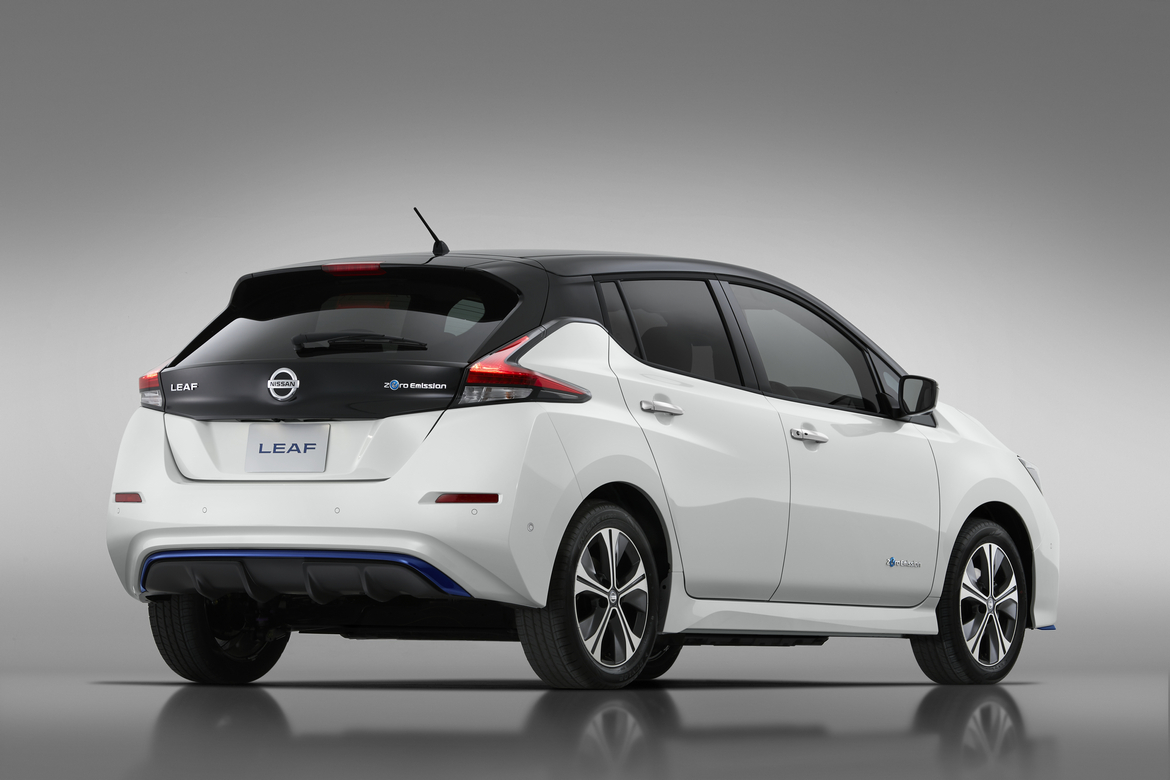 Nissan LEAF 3 Tre Quarti Posteriore