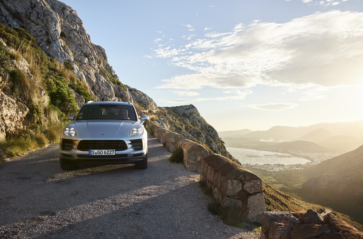 Porsche Macan S Frontale