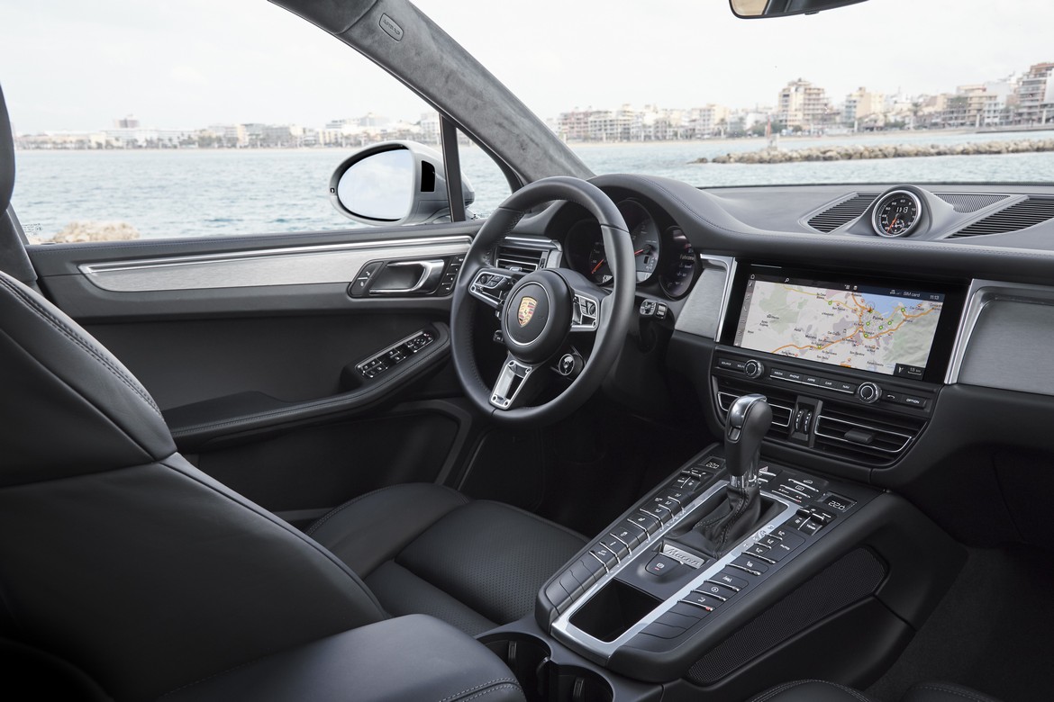 Porsche Macan S Interni